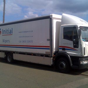 Sliding curtainsider body