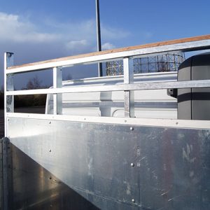 Truck headboard with ladder gantry