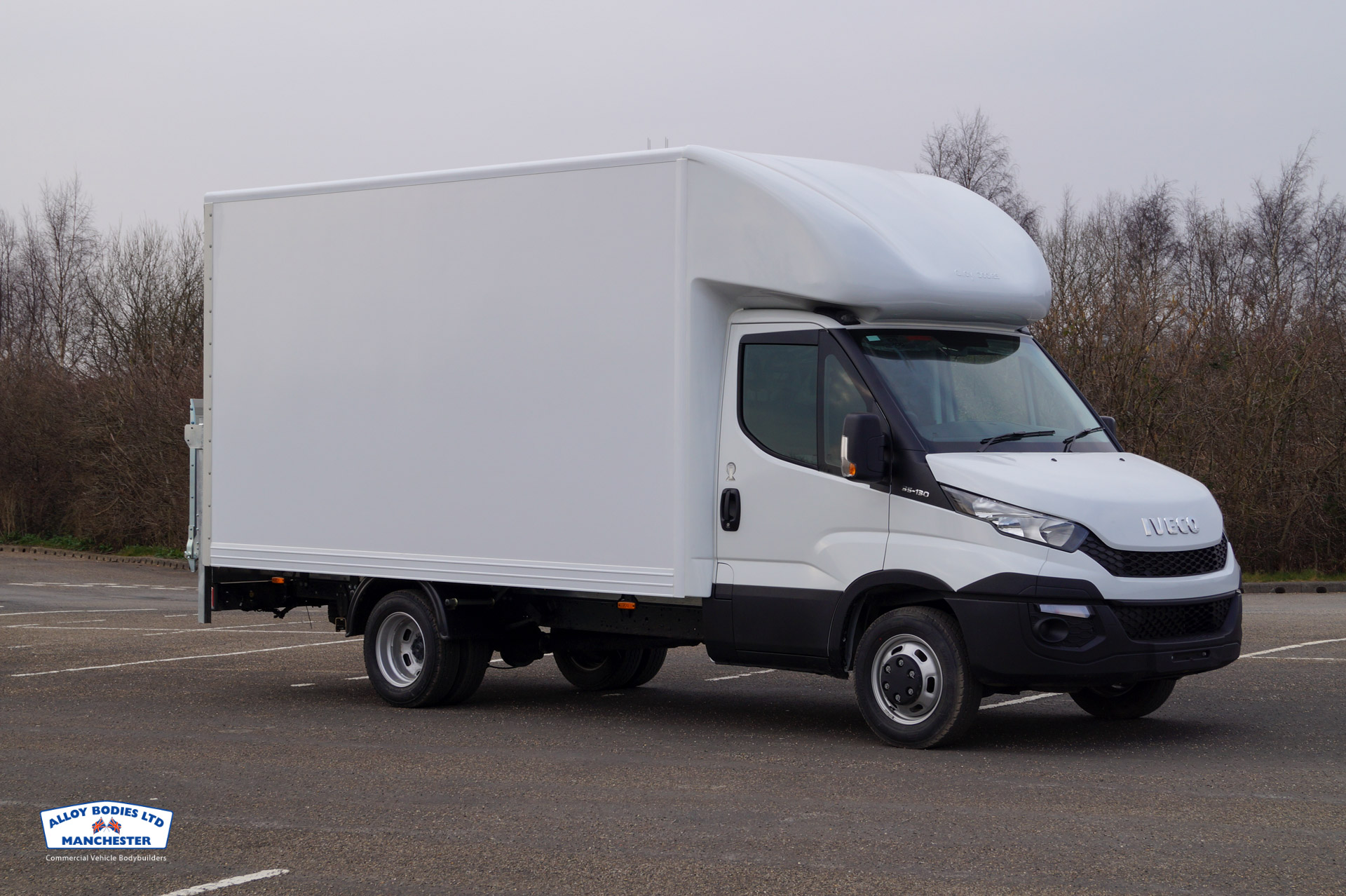 iveco luton vans with tail lift 